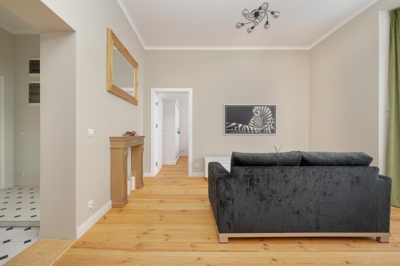 Aesthetic One Bedroom Apartment In Wroclaw By Noclegi Renters Exteriör bild