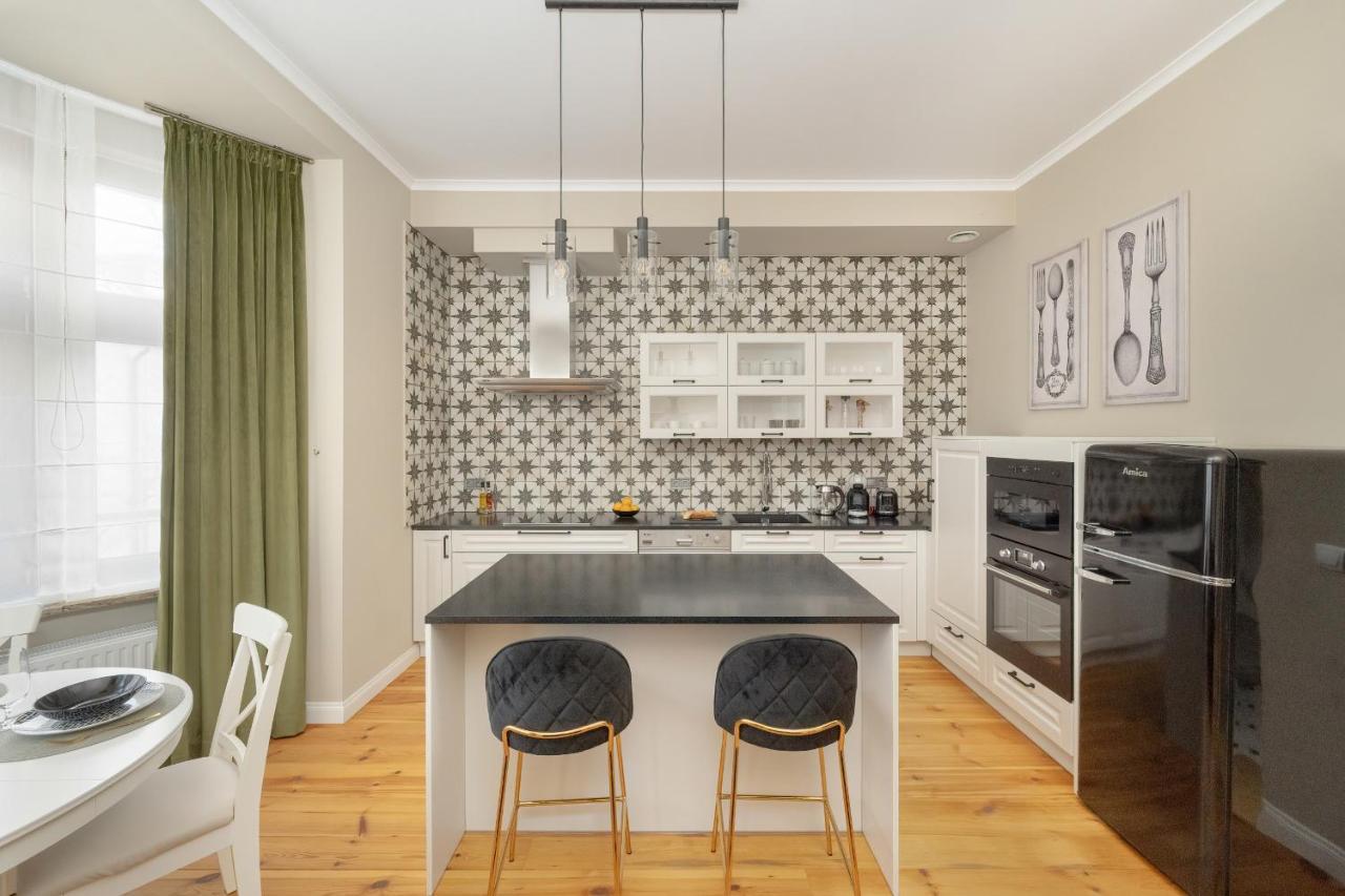 Aesthetic One Bedroom Apartment In Wroclaw By Noclegi Renters Exteriör bild