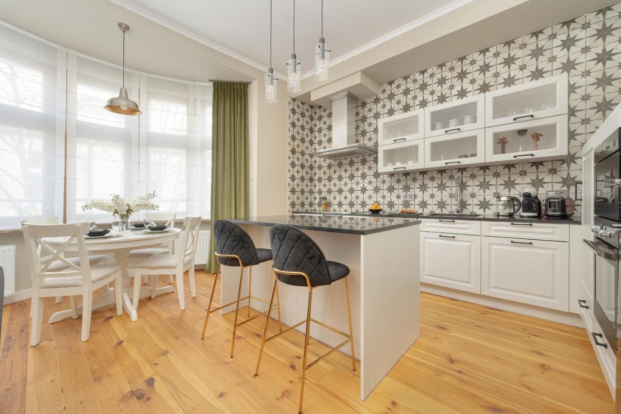 Aesthetic One Bedroom Apartment In Wroclaw By Noclegi Renters Exteriör bild