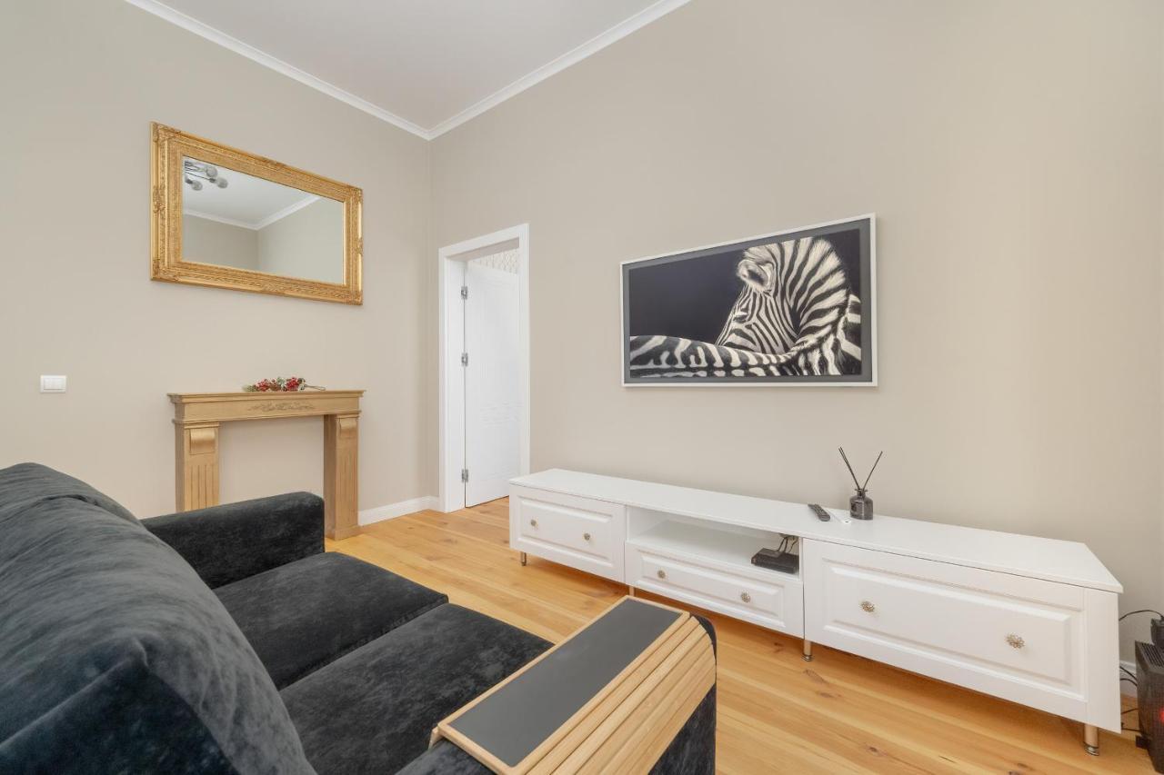 Aesthetic One Bedroom Apartment In Wroclaw By Noclegi Renters Exteriör bild