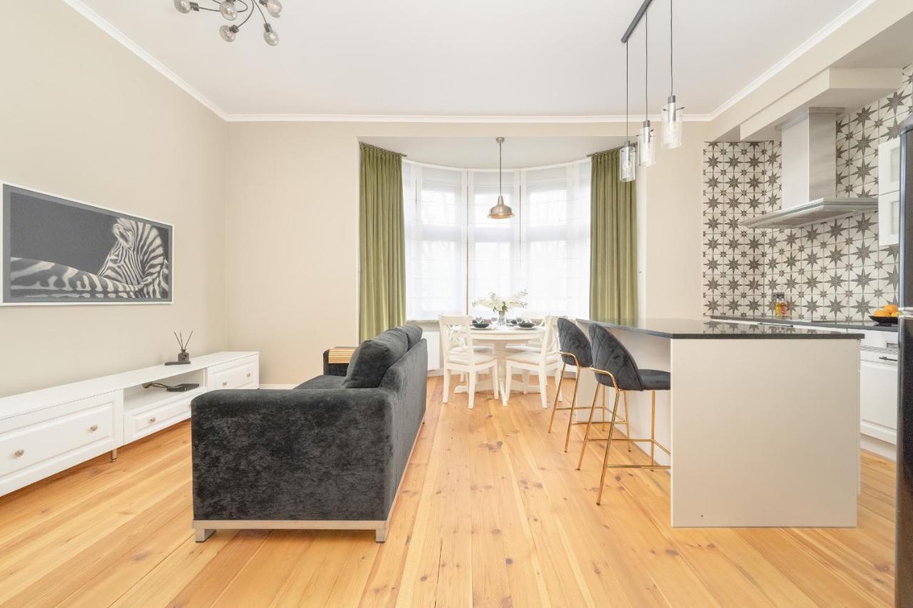 Aesthetic One Bedroom Apartment In Wroclaw By Noclegi Renters Exteriör bild